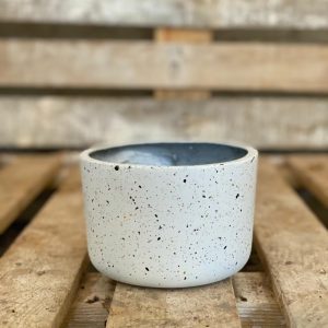 upole fibreglass pot
