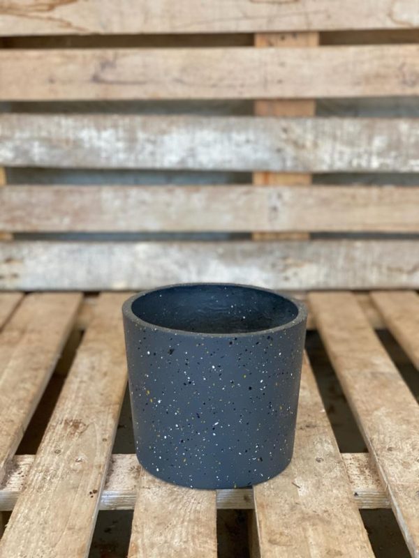 Upole fibreglass pot